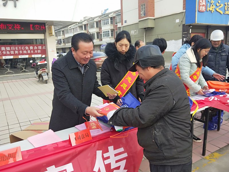 大观区开展法治宣传月暨送法进农村活动